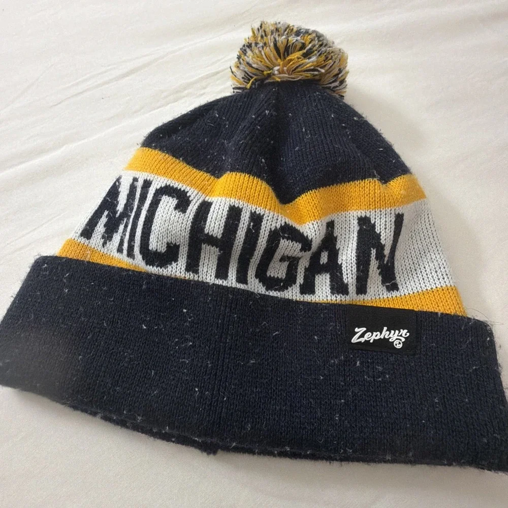 University of Michigan U of M Winter Knit‎ Beanie with Pom Pom #ACC Zephys NCAA